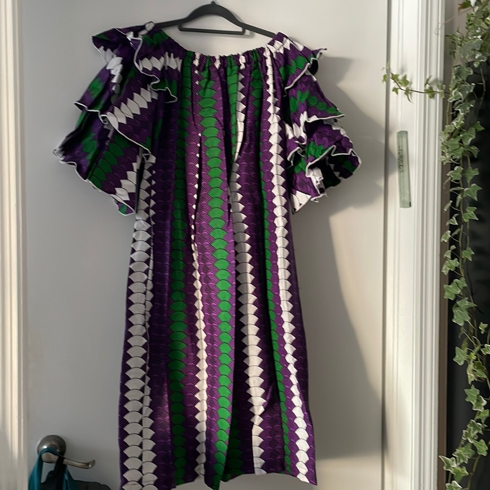 LAST DAY DEC. 10.  
. MOVING. UNIQUE HANDMADE AFRICAN DRESS FROM SENEGAL. NEW